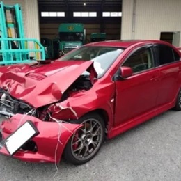タウの事故車買取事例