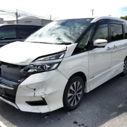 タウの事故車買取事例